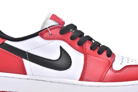 Air Jordan 1 Low Chicago – photo 7