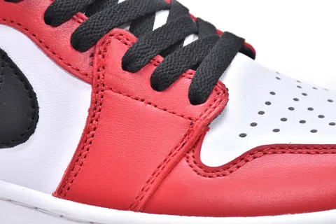 Air Jordan 1 Low Chicago – photo 8