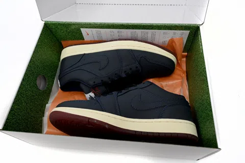 Air Jordan 1 Low Navy – photo 9