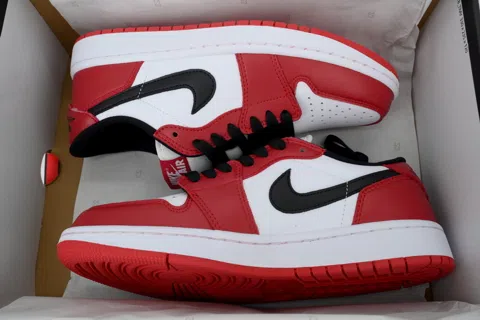Air Jordan 1 Low Chicago – photo 8