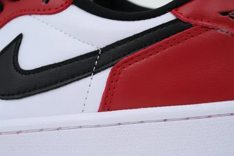 Air Jordan 1 Low Chicago – photo 5