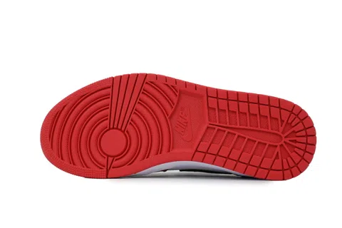 Air Jordan 1 Low Chicago – photo 4