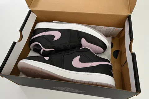 Travis Scott x Air Jordan 1 Low Black/Purple – photo 11
