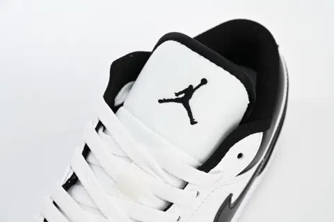 Travis Scott x Air Jordan 1 Low White/Black – photo 7