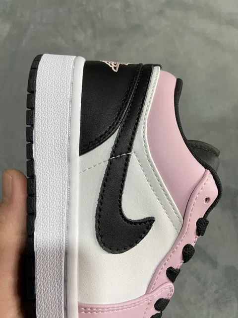 Air Jordan 1 Low White/Pink – photo 3