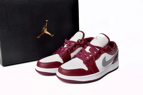 Air Jordan 1 Low Bordeaux – photo 9