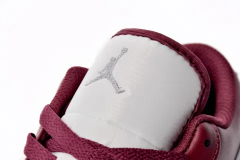 Air Jordan 1 Low Bordeaux – photo 6
