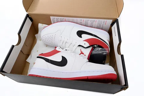 Air Jordan 1 Low Chicago – photo 10