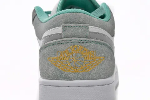 Air Jordan 1 Low Tiffany Blue – photo 9
