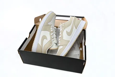 Air Jordan 1 Low Yellow – photo 11