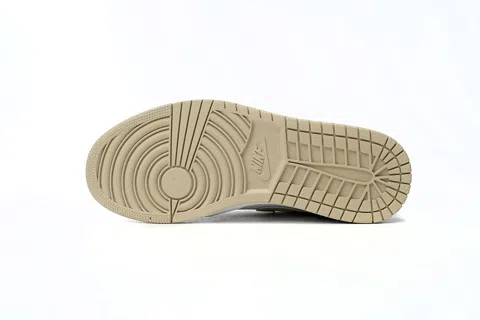 Air Jordan 1 Low Yellow – photo 4