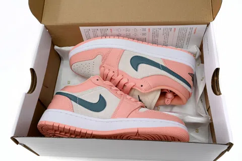Air Jordan 1 Low Pink/Blue – photo 11