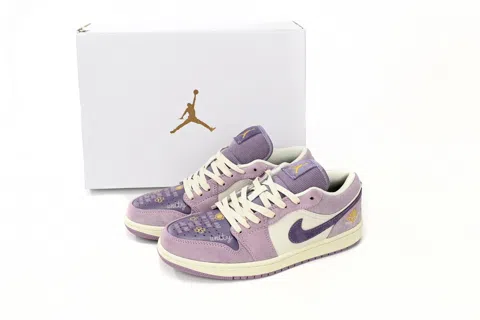 Air Jordan 1 Low International Women – photo 9