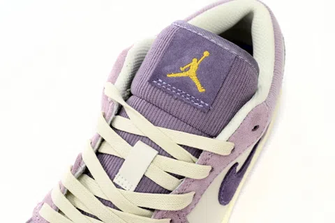 Air Jordan 1 Low International Women – photo 3