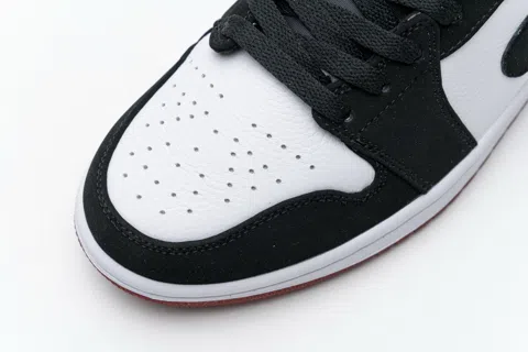 Air Jordan 1 Low Black Toe – photo 9