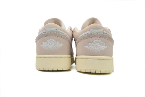 Air Jordan 1 Low Pink/White – photo 3