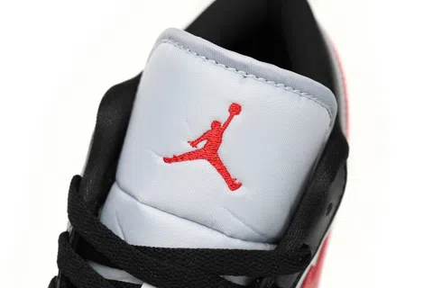 Air Jordan 1 Low Chicago – photo 5