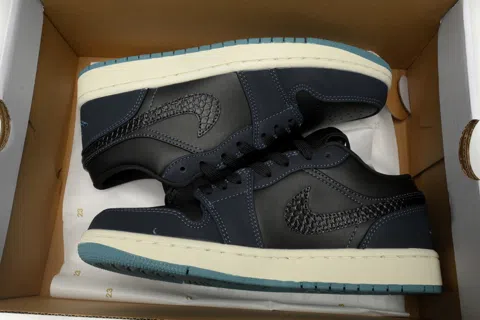 Air Jordan 1 Low Midnight Navy – photo 10