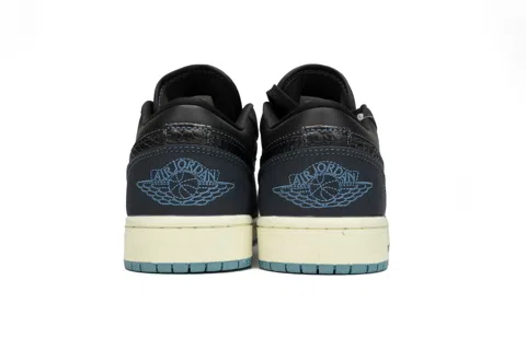 Air Jordan 1 Low Midnight Navy – photo 3