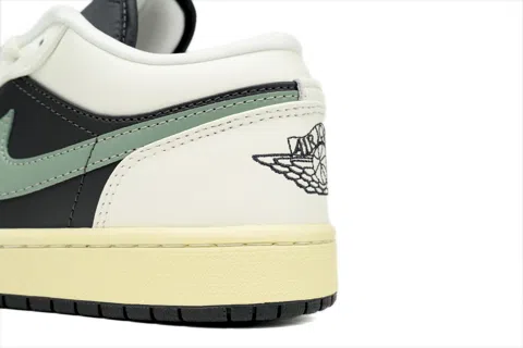 Air Jordan 1 Low Anthracite/Jade Smoke – photo 5