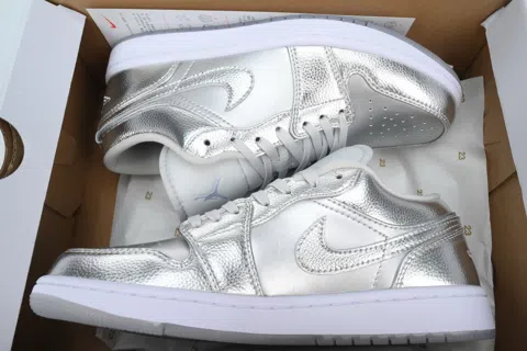Air Jordan 1 Low Metallic Silver – photo 8