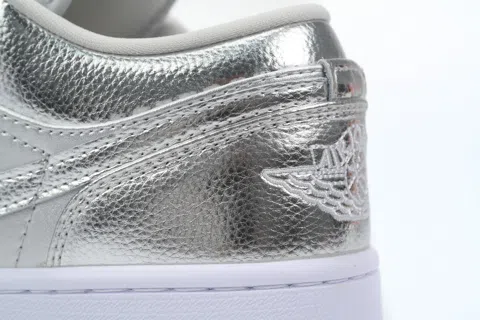 Air Jordan 1 Low Metallic Silver – photo 5