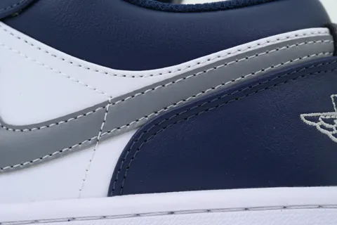 Air Jordan 1 Low Midnight Navy – photo 5