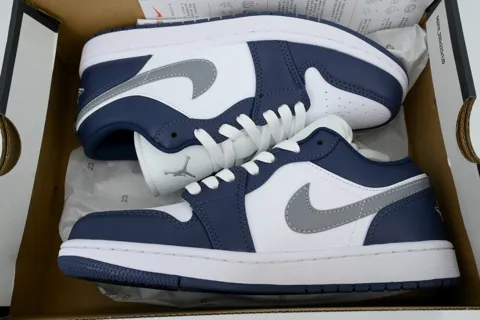 Air Jordan 1 Low Midnight Navy – photo 8