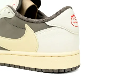 Travis Scott x Air Jordan 1 Low Reverse Mocha – photo 6