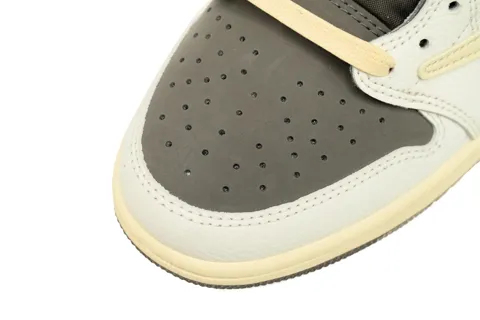 Travis Scott x Air Jordan 1 Low Reverse Mocha – photo 5