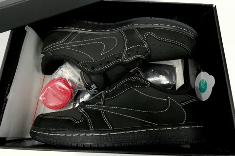 Travis Scott x Air Jordan 1 Low Black Phantom – photo 9