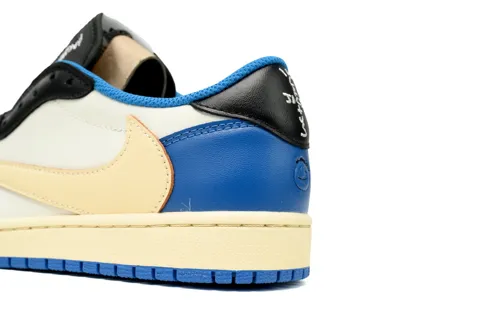 Travis Scott x Air Jordan 1 Low Military Blue – photo 6