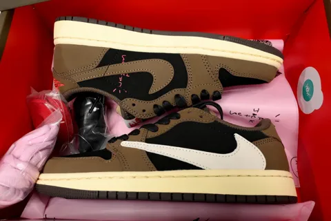 Travis Scott x Air Jordan 1 Low Dark Brown – photo 9