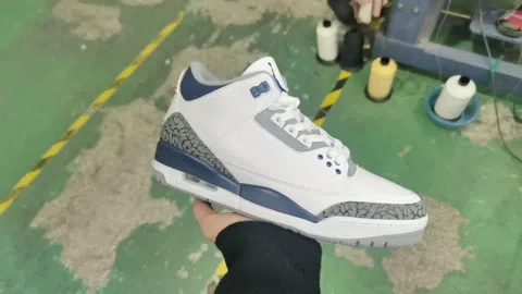 Air Jordan 3 White Navy Cement – photo 3