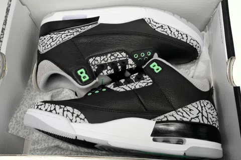 Air Jordan 3 Black/Green Glow – photo 10