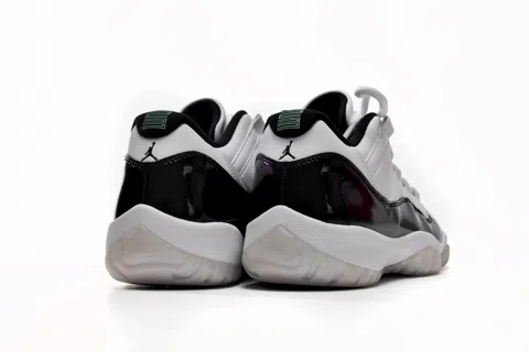 Air Jordan 11 Low Emerald – photo 4
