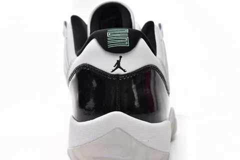 Air Jordan 11 Low Emerald – photo 5