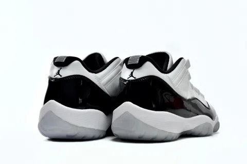 Air Jordan 11 Low Concord – photo 4
