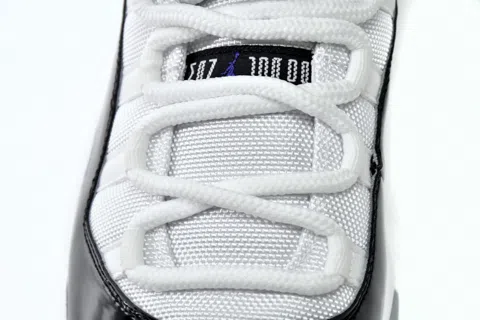 Air Jordan 11 Low Concord – photo 10