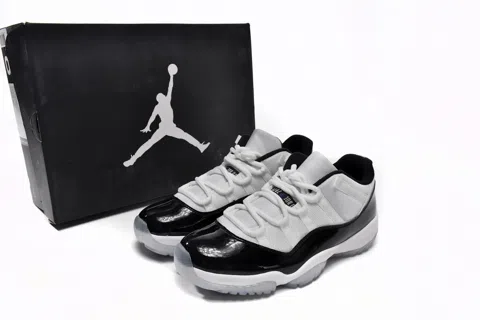 Air Jordan 11 Low Concord – photo 12