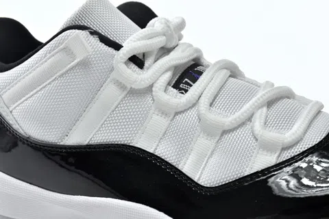 Air Jordan 11 Low Concord – photo 8