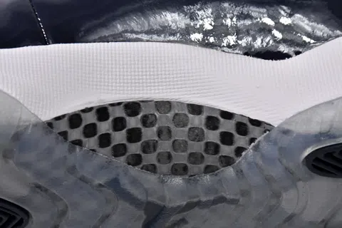 Air Jordan 11 Low Georgetown – photo 10