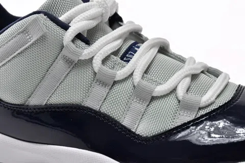 Air Jordan 11 Low Georgetown – photo 8