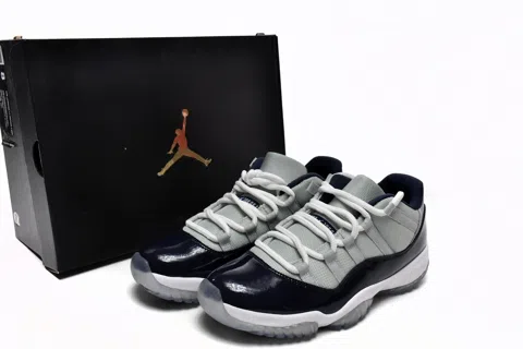 Air Jordan 11 Low Georgetown – photo 12