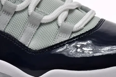Air Jordan 11 Low Georgetown – photo 9