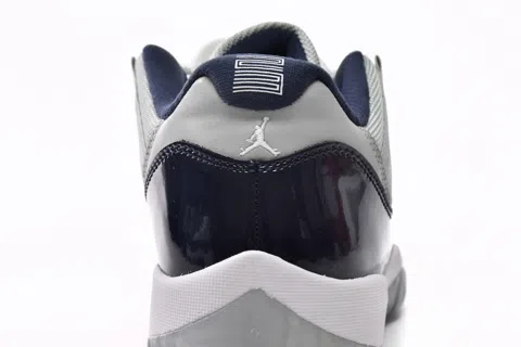 Air Jordan 11 Low Georgetown – photo 4