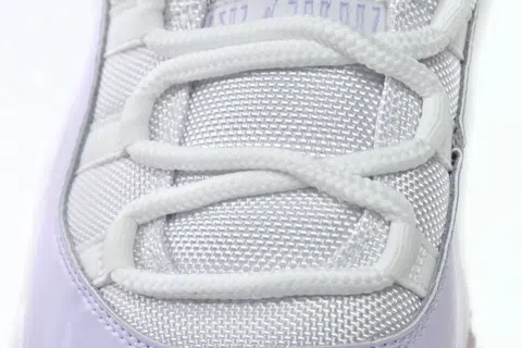 Air Jordan 11 Low Violet – photo 9