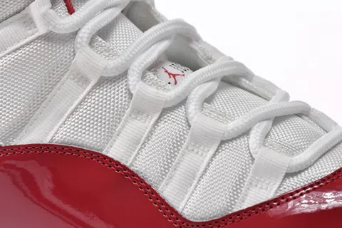 Air Jordan 11 Cherry – photo 10