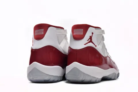 Air Jordan 11 Cherry – photo 4