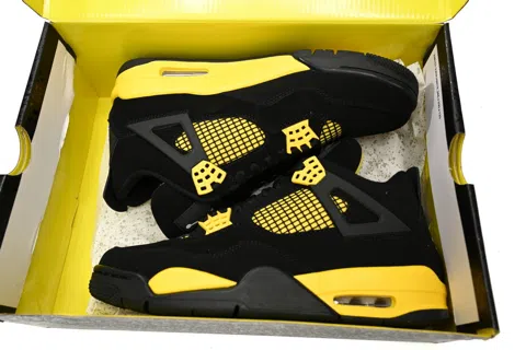 Air Jordan 4 Thunder – photo 10